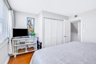 Elegant ocean-view townhome with beach access & pool - perfect location - 1