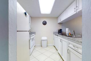 Fabulous oceanfront find in Flagler Beach w/shared pool, WiFi, central AC, W/D - 6