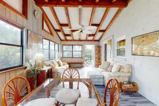 Spacious Seaside Cottage w/ Sunroom – 1-Minute Walk to Vilano Beach - 4