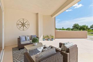 Oceanfront condo with large patio, direct water access, pool, central AC, & W/D - 6