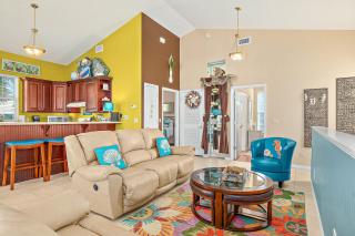 Two-level home with partial ocean view, balcony, WiFi, & W/D - walk to the beach - 5