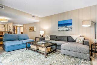 Charming Villa Just Steps to Beach & Shared Pool w/Central AC, Private WD, WiFi - 4