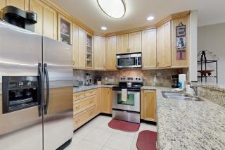 Dog-friendly vacation home close to the beach with pool & screened porch - 5