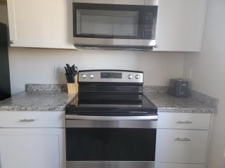 Close to everything in Tacoma! - 7