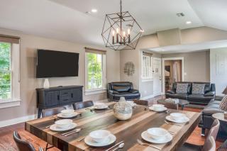 Colonial Quarter hideaway with modern comforts & balcony - near the beach - 5