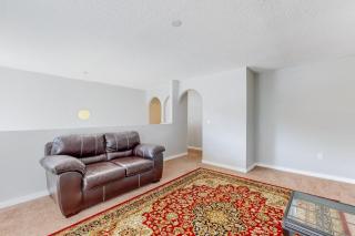 Royal Retreat with enclosed yard and screened in back patio - 5