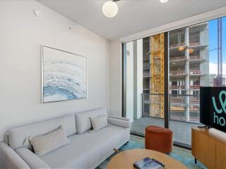 Condo Steps from Bayfront & the Kaseya Center - 1