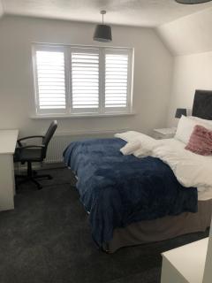 Spacious 4 Bedroom House Langley Heathrow - 8