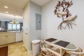 Oceanfront Condo with Great Ocean View, Balcony, Fast WiFi & 2 Shared Pools - 3