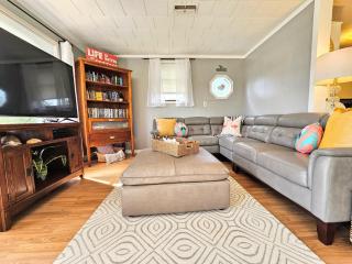 Private House Walk to the Beach & Parks! Large Decks, Family Vacation! Hammock Beach - 7