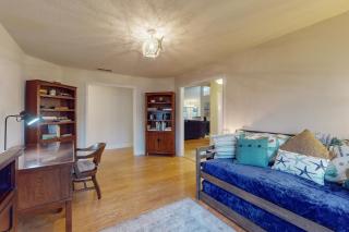 Spacious Home with Private Pool,Spa, Gas Grill and Patio - 4