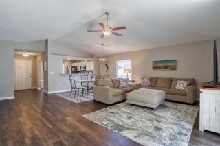 Single-story home with lagoon view, garden patio & easy drive to the beach - 5