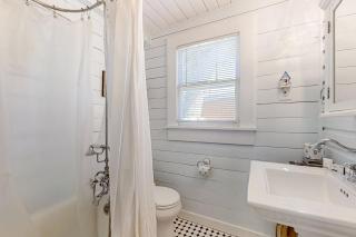 Pet -Friendly Home Walking Distance to Down St Augustine - 8