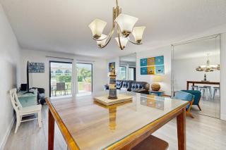 Steps away from Beach & Pool a two-story townhome on Anastasia Island - 2