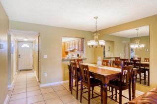 Ocean view condo in beachfront resort with WiFi, central AC, 2 pools, & tennis - 7