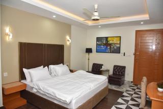 Comfortable Stay Near Neelum River 301 - 5