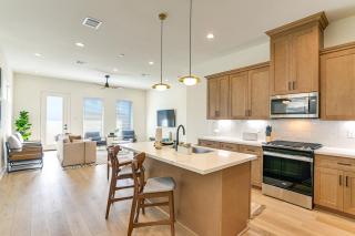 4 Mi to NRG Stadium Modern Group Retreat - 2