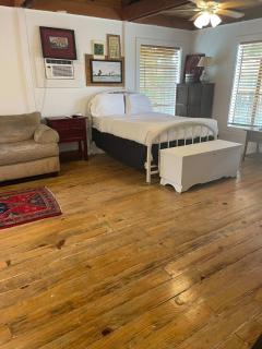 Cozy 1BR Near Downtown Lafayette - 0