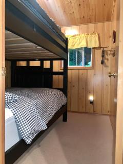 Rustic and Spacious Lakefront Oasis in Nature - 6