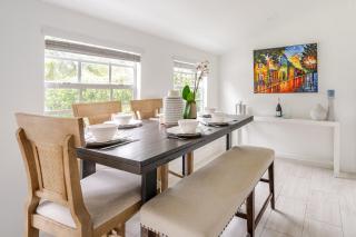 Sunset Villa- 3 Bedroom 2 Bathroom -6 Beds - 3