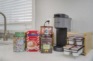 Indigo Cove Modern Studio near Historic Uptown - 7