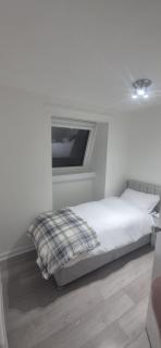 2 Bedroom Apartment Close to Edinburgh City Free Parking - 4