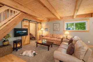Lil Bigfoot Chalet by NW Comfy Cabins - 8