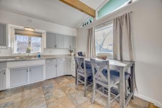 4 Mi to Riverwalk & CSU Pueblo! Home w/ Sunroom - 9