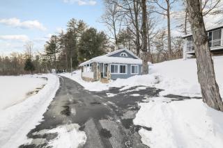 Lakefront Couples Retreat in the Poconos - 7