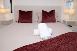 Luton Dream Stay 5min to Airport & Free Parking - 1