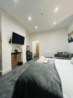 Yastayzzz Studio 1 at Worcester House - 3