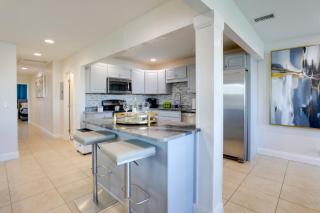 1 Block to Beach! Boutique Condo at Johns Pass - 2