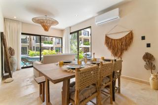 Boho chic 2BR with swim-up pool near the beach - 5