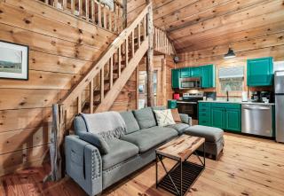 Hot Tub & Dog Friendly, 4 Miles to Cades Cove - 4