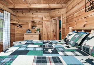 Hot Tub & Dog Friendly, 4 Miles to Cades Cove - 1