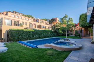 Angelic 2BR Nest - Pool & Hot Tub - Gated Village - 4