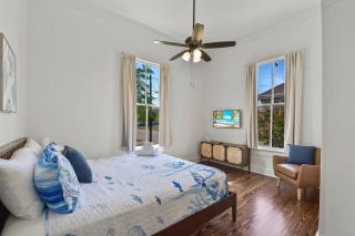 Beauty on Ball - M1 - 3 King Beds, Great Location! - 1