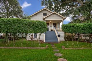 Island Pride Bungalow - King Beds near Beach! - 7