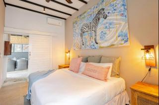 6BR Luxe Pool Villa Seminyak Group Escape - 6