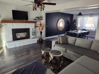 3 BDR lake Simcoe cottage-free parking -day pass to provincial park-one hour from Toronto - 0