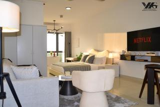 Core Soho Suite Bathtub Netflix near KLIA - 5