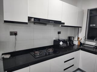 Cozy 1BR in Kilimani near Yaya Centre with pool and gym - 7