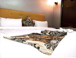 Pink Lounge Membley - 3