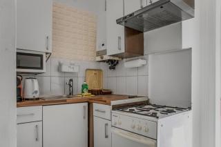 Charming 1BR Apartment with Garden Near Danube River - 1