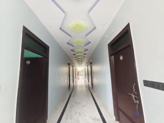 Pratham Resort Rooms and Banquet Bachhrawan - 5