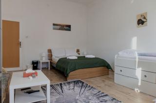 Comfortable 3BR Apartment Danube & Millennium - 0