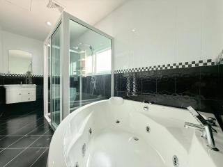 Buddy pool villa - 1