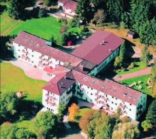 Bildungs- und Begegnungszentrum Holzhausen - 1
