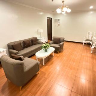 Crown Royale Hotel - 5