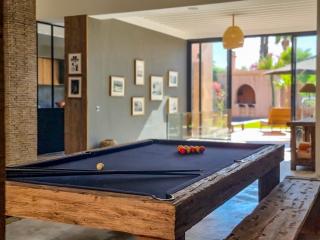 Villa avec gouvernante et 2 piscines dont une chauffée dans domaine securise - 4